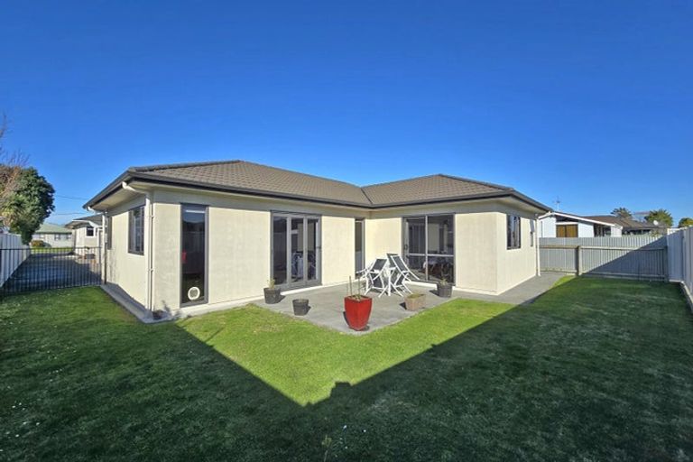 Photo of property in 16a Windsor Terrace, Taradale, Napier, 4112