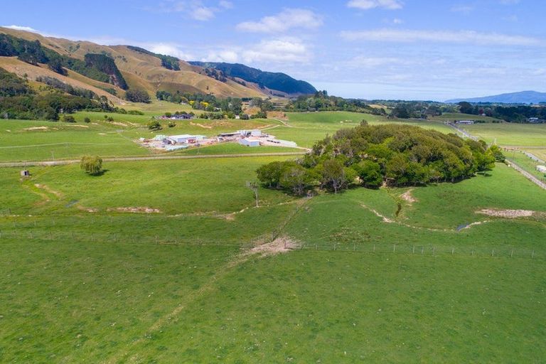 Photo of property in 81 Hautere Cross Road, Te Horo, Otaki, 5582