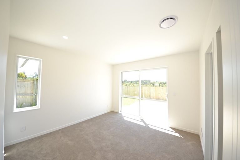 Photo of property in 32 Johns Creek Crescent, Silverdale, 0932