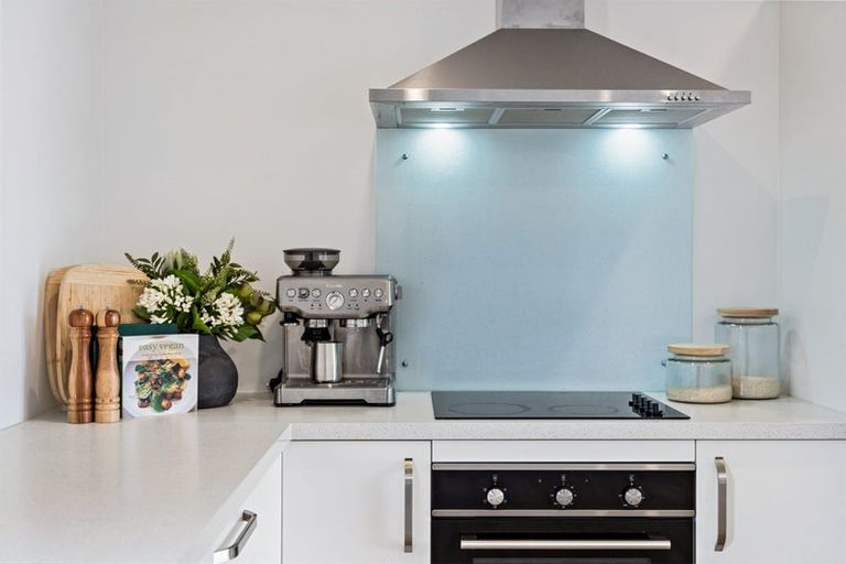 Photo of property in 37 Cessna Crescent, Mangere, Auckland, 2022