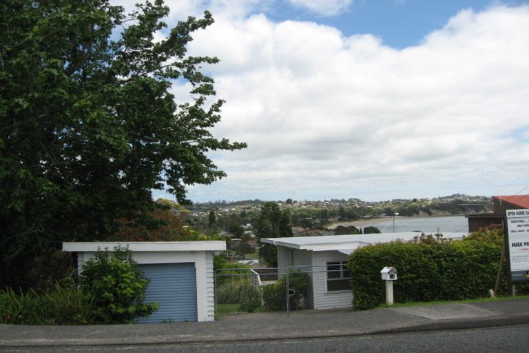 Photo of property in 14a Tindalls Bay Road, Tindalls Beach, Whangaparaoa, 0930