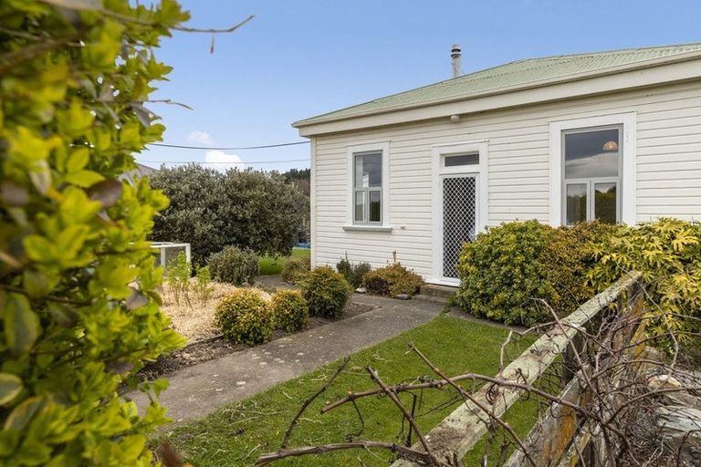 Photo of property in 18 Clermont Street, Ward, Seddon, 7285