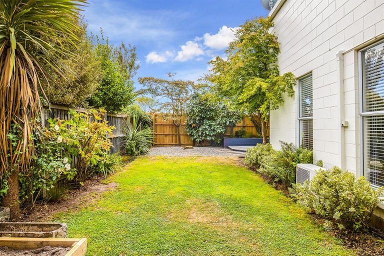 Photo of property in 1/143a Weston Road, St Albans, Christchurch, 8052