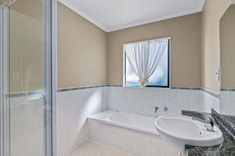 Photo of property in 43 Riverstone Road, Te Atatu Peninsula, Auckland, 0610