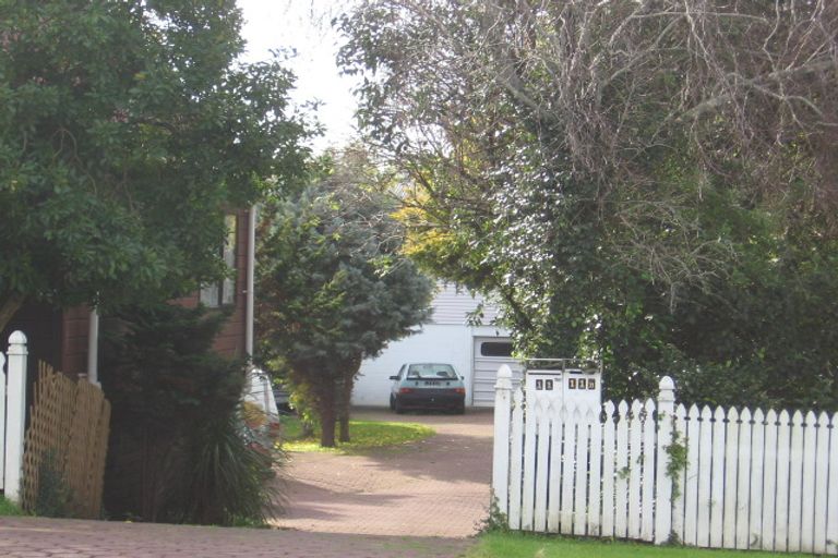 Photo of property in 1/11 Taipari Road, Te Atatu Peninsula, Auckland, 0610