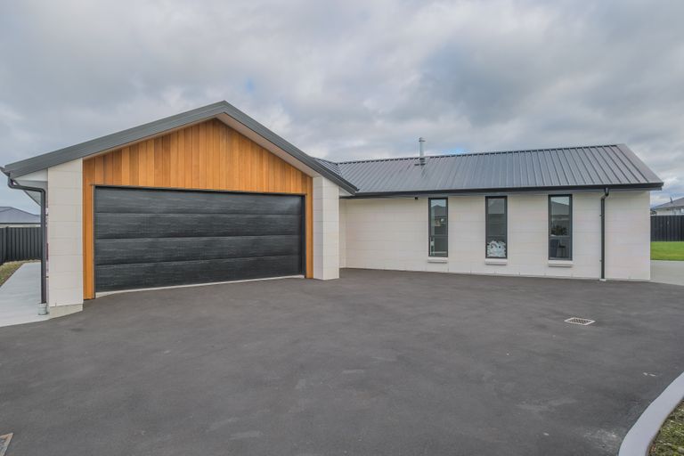 Photo of property in 25 Lazarette Loop, Gleniti, Timaru, 7910