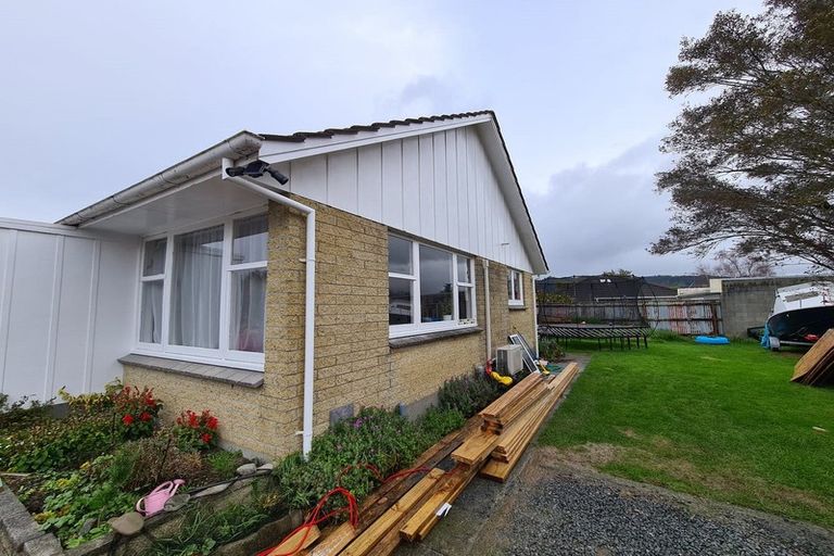 Photo of property in 20a Parera Grove, Heretaunga, Upper Hutt, 5018