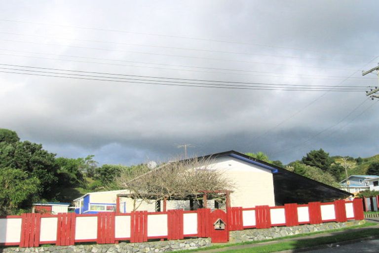 Photo of property in 152 Sievers Grove, Cannons Creek, Porirua, 5024