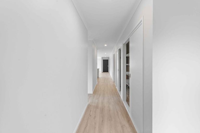 Photo of property in 19 Uatoto Road, Clarks Beach, 2122