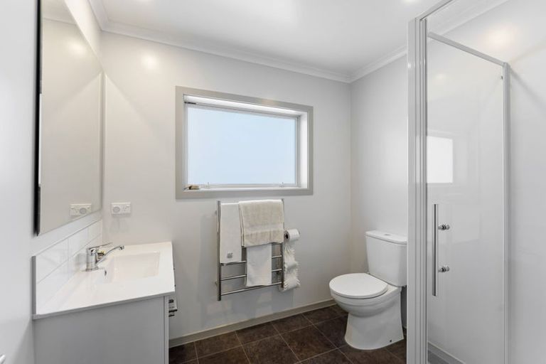 Photo of property in 5 Tauhou Place, Waikanae, 5036