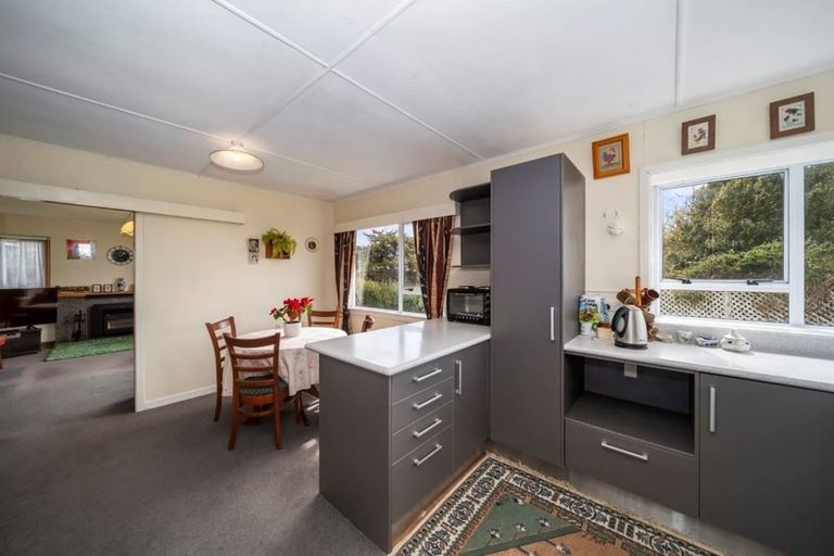 Photo of property in 97d Pioneer Road, Moturoa, New Plymouth, 4310