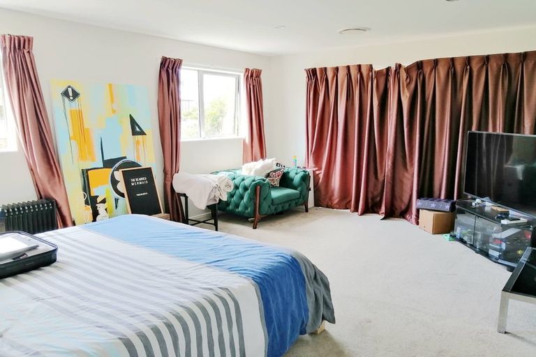 Photo of property in 3c Crystal Avenue, Glendene, Auckland, 0602