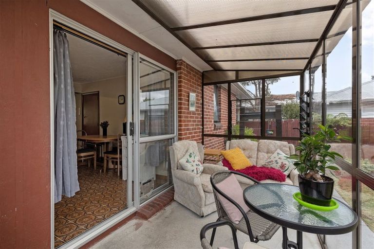 Photo of property in 35 Dunedin Street, Redwood, Christchurch, 8051