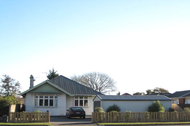 Photo of property in 195a Main North Road, Redwood, Christchurch, 8051