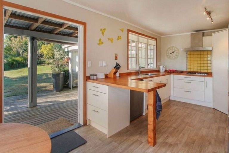 Photo of property in 69 Crossbridge Road, Dairy Flat, 0792