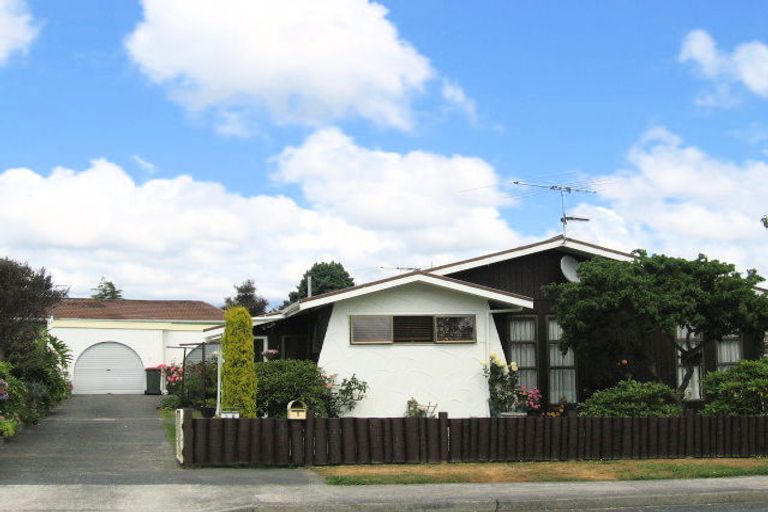 Photo of property in 5a Norbert Street, Brown Owl, Upper Hutt, 5018