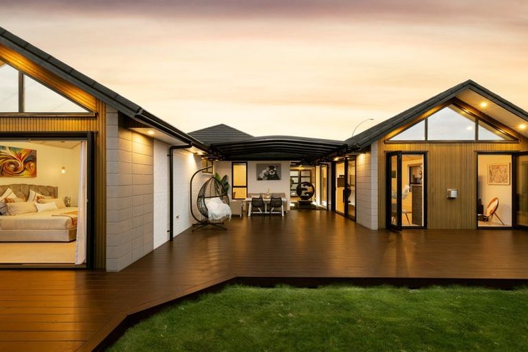 Photo of property in 70 Magellan Rise, Flagstaff, Hamilton, 3210