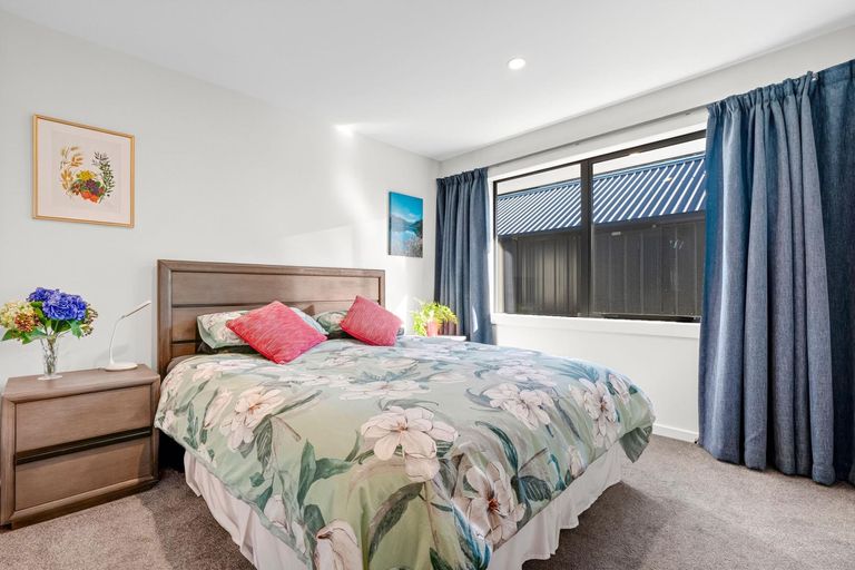 Photo of property in 23 Kereru Crescent, Wanaka, 9305