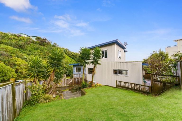 Photo of property in 9 Paremata Drive, Paremata, Porirua, 5024