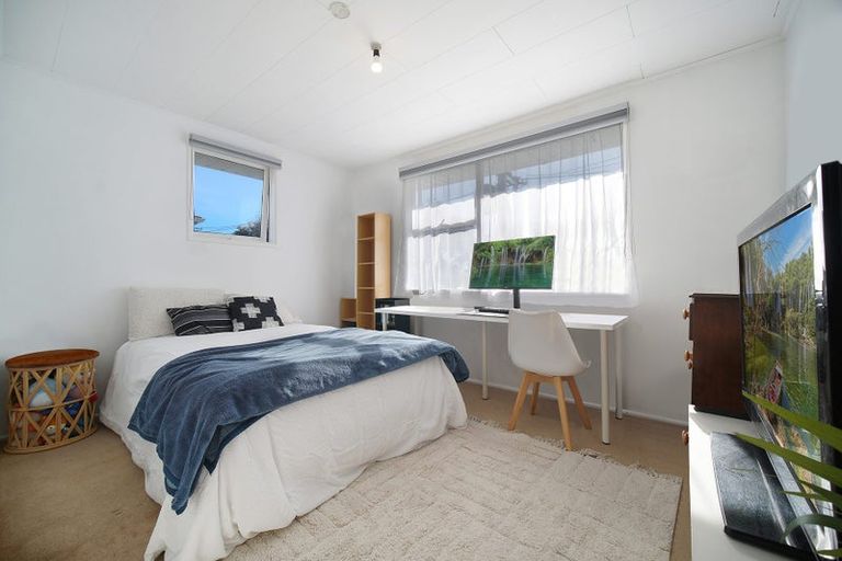 Photo of property in 22 Muir Avenue, Mangere Bridge, Auckland, 2022