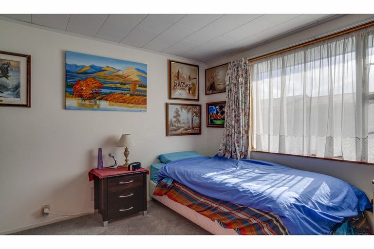 Photo of property in 2/90 Avenue Road, West End, Timaru, 7910