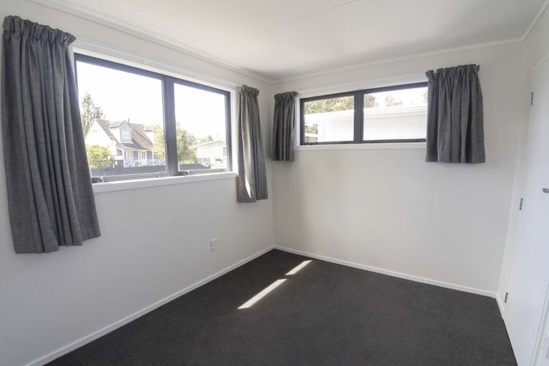 Photo of property in 26 Escort Grove, Awapuni, Palmerston North, 4412