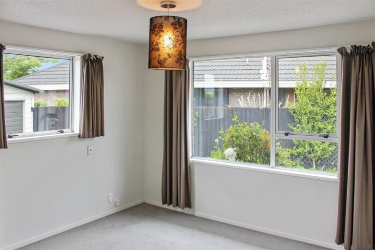 Photo of property in 46 Bellingham Place, Avonhead, Christchurch, 8042