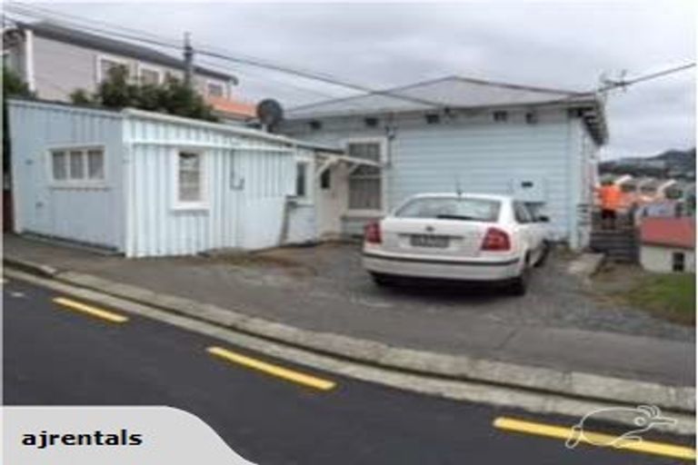 Photo of property in 14 Bidwill Street, Mount Cook, Wellington, 6021