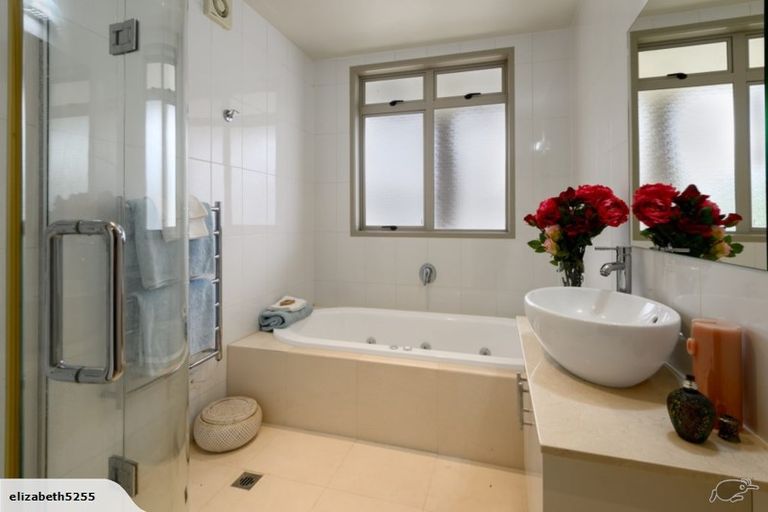 Photo of property in 138 Lake Crescent, Hamilton Lake, Hamilton, 3204