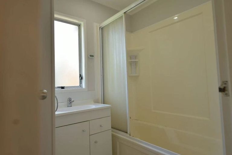 Photo of property in 12 Spargo Road, Massey, Auckland, 0614