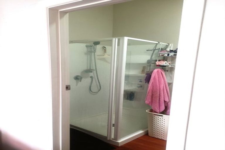 Photo of property in 49 View Road, Henderson, Auckland, 0612