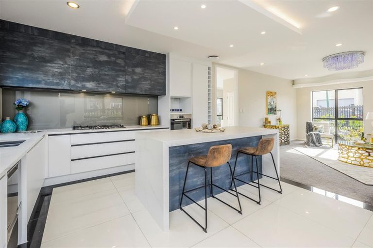 Photo of property in 55 Packspur Drive, Flat Bush, Auckland, 2016