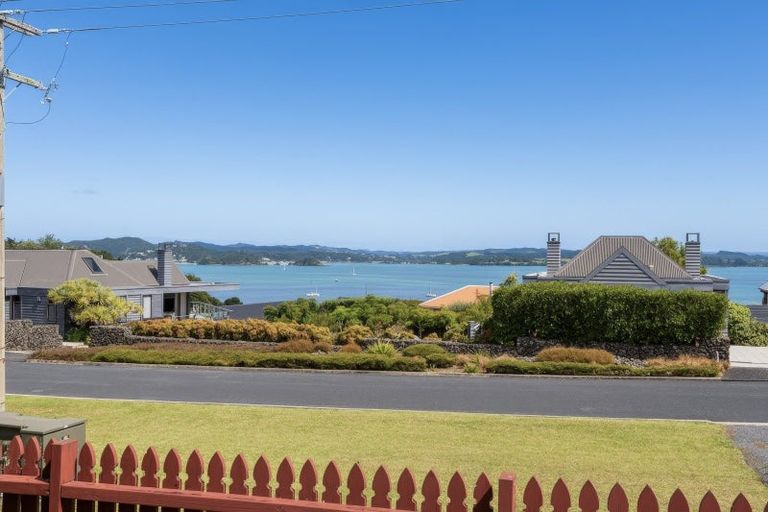 Photo of property in 10 Gould Street, Russell, 0202