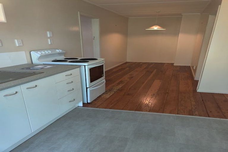 Photo of property in 38 Bassett Road, Johnsonville, Wellington, 6037