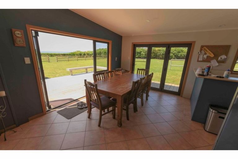 Photo of property in 37 Greenock Drive, Manukau Heads, Waiuku, 2684