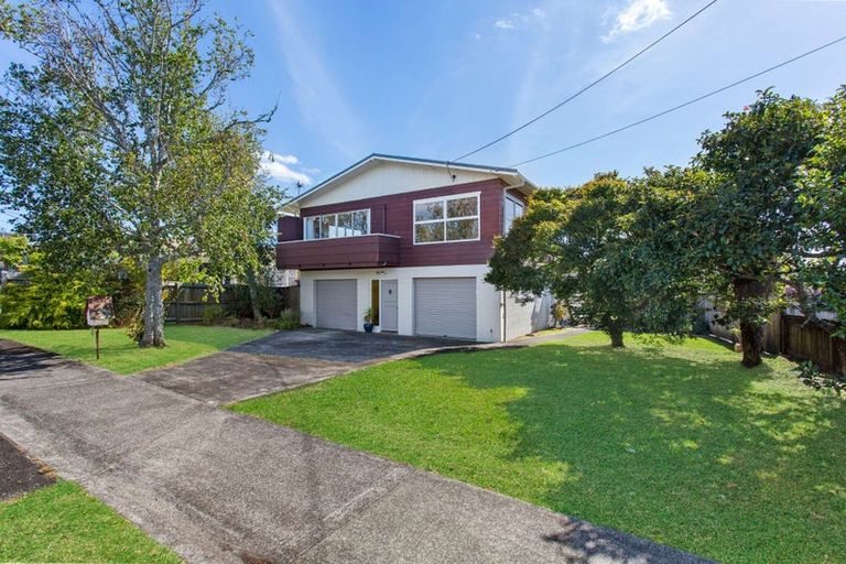 Photo of property in 104 Te Atatu Road, Te Atatu South, Auckland, 0610