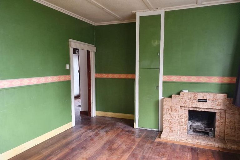 Photo of property in 113 Mangorei Road, Merrilands, New Plymouth, 4312