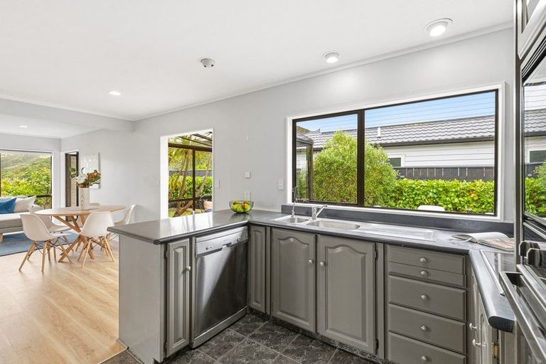 Photo of property in 49 Satara Crescent, Khandallah, Wellington, 6035