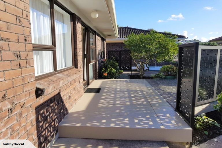 Photo of property in 2/226 Centreway Road, Orewa, 0931