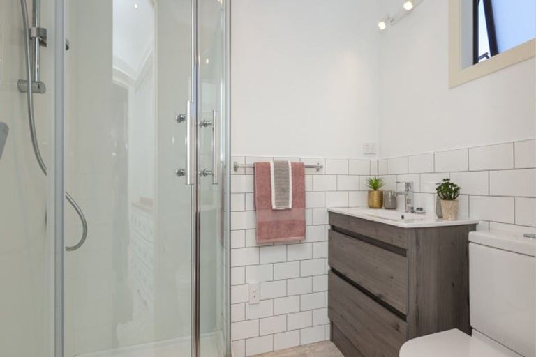 Photo of property in 2 Pukatea Close, Raumati Beach, Paraparaumu, 5032