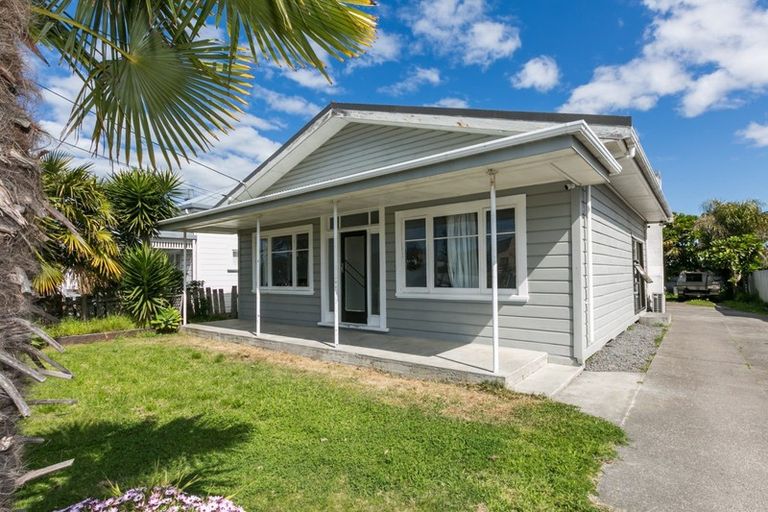 Photo of property in 64 Charles Street, Westshore, Napier, 4110