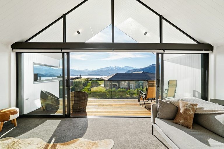Photo of property in 25 Forest Heights, Wanaka, 9305