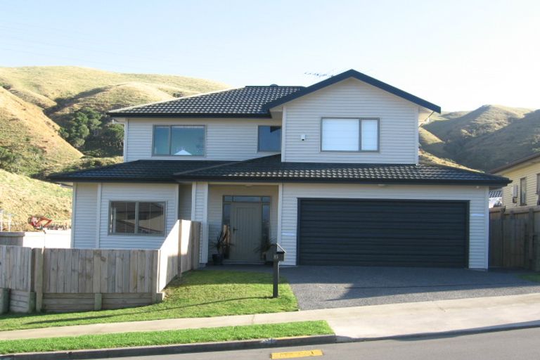 Photo of property in 83 Amesbury Drive, Churton Park, Wellington, 6037