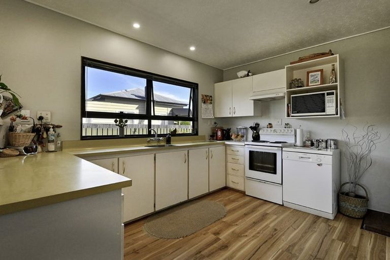 Photo of property in 213 Taradale Road, Pirimai, Napier, 4112