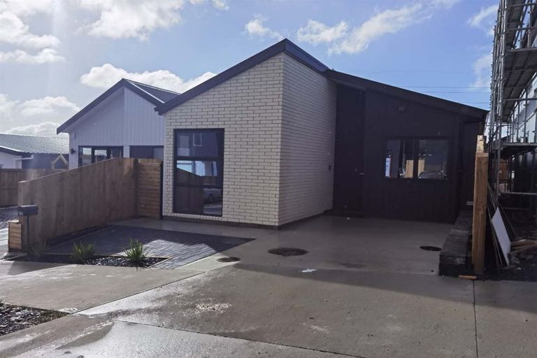 Photo of property in 68 Biokovo Street, Massey, Auckland, 0614