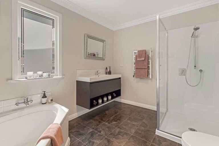 Photo of property in 8 Saint Leonard Street, Saint Johns Hill, Whanganui, 4501