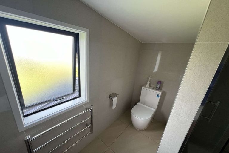 Photo of property in 8e Grenada Avenue, Forrest Hill, Auckland, 0620