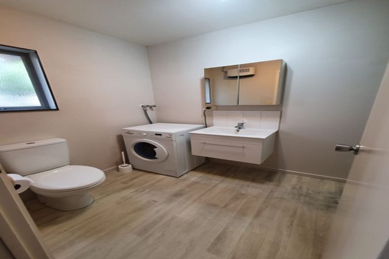 Photo of property in 70a Seaview Road, Castor Bay, Auckland, 0620