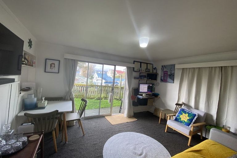 Photo of property in 16 Rodrigo Road, Kilbirnie, Wellington, 6022