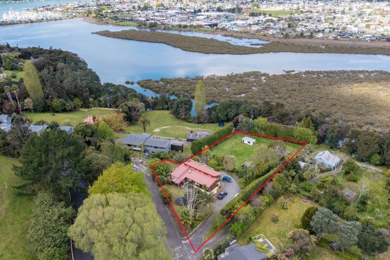 Photo of property in 10 Gregory Lane, Whangamata, 3691
